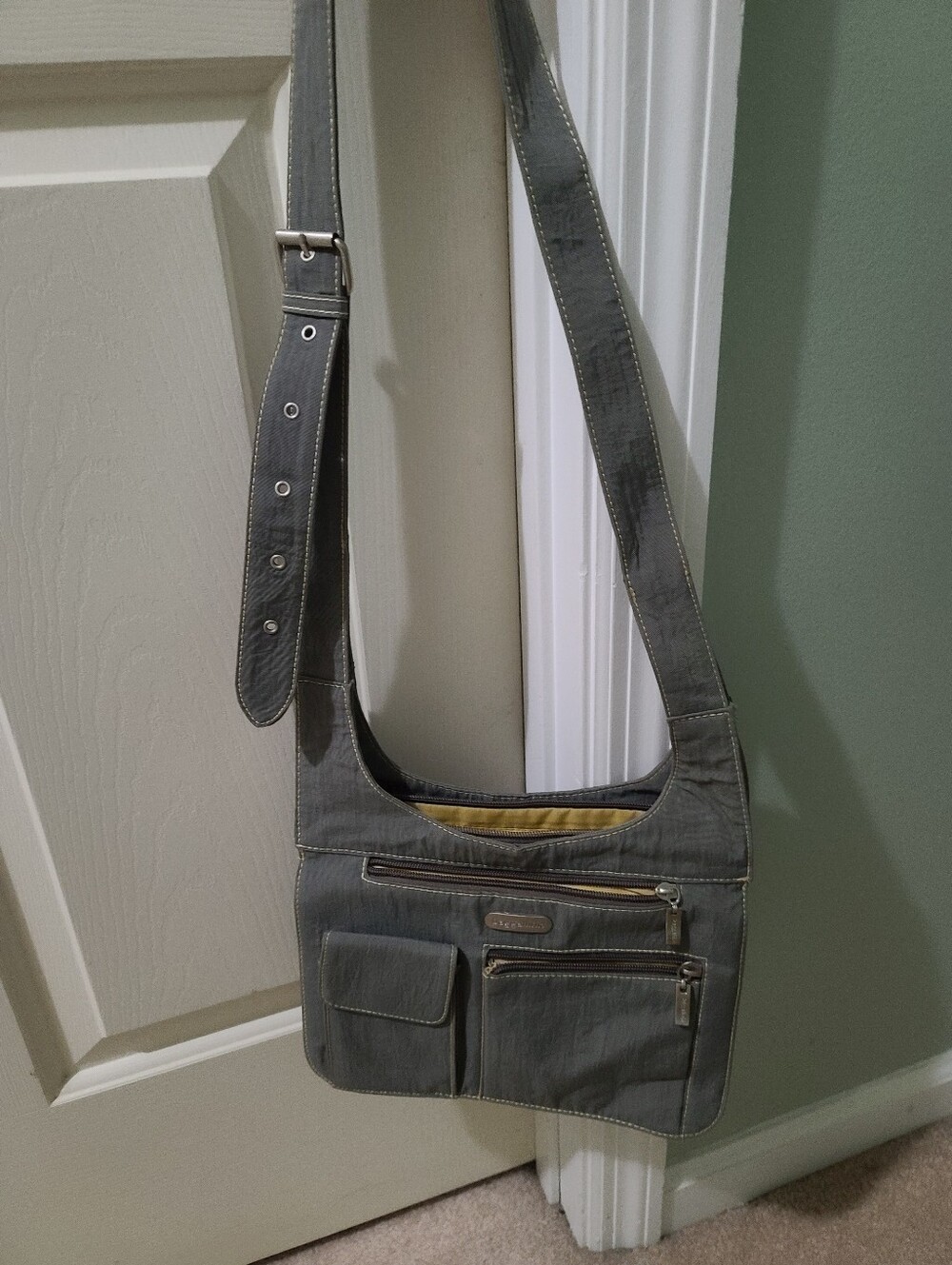 Baggallini Women's Gray Crossbody Bag